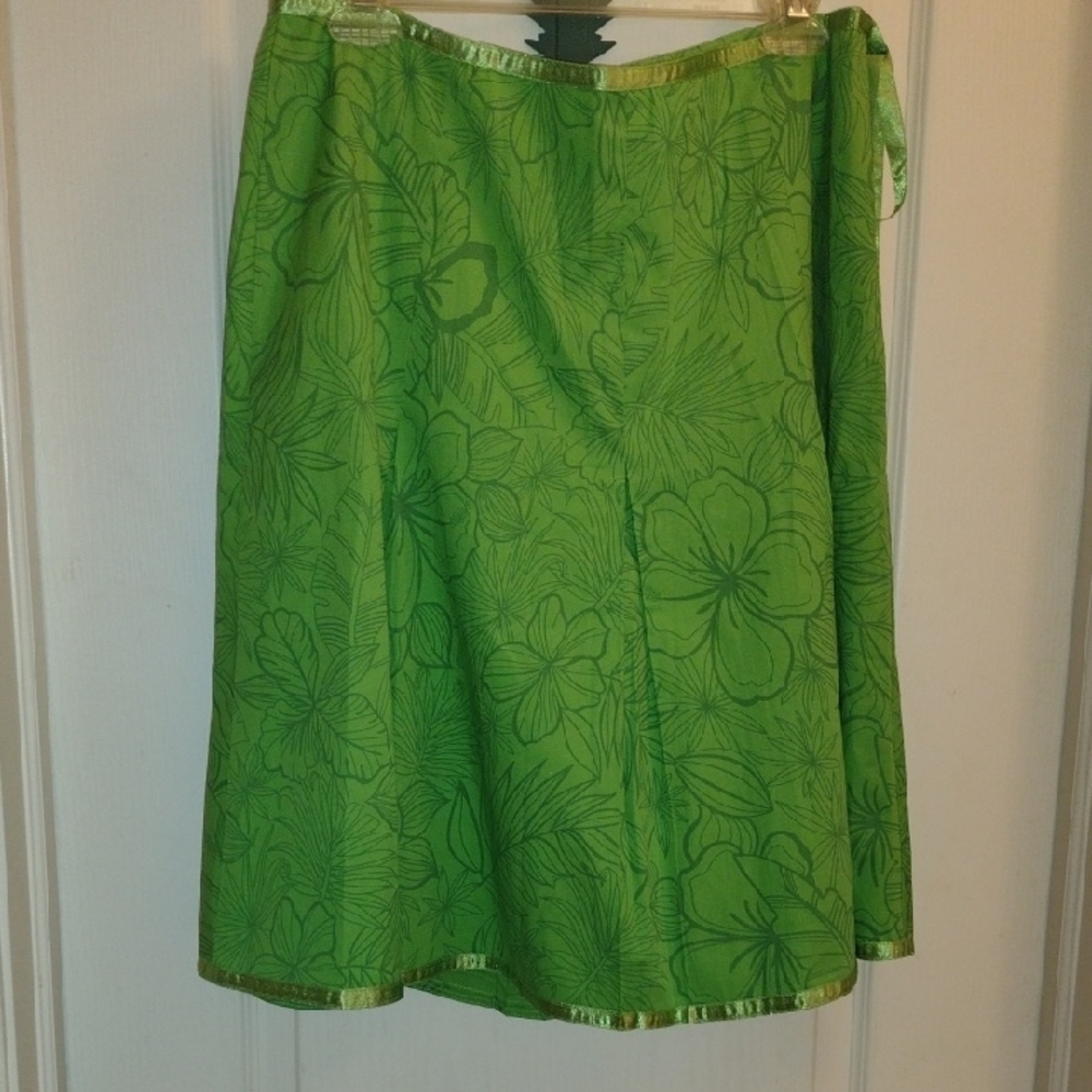 Green Floral Box Pleats Skirt